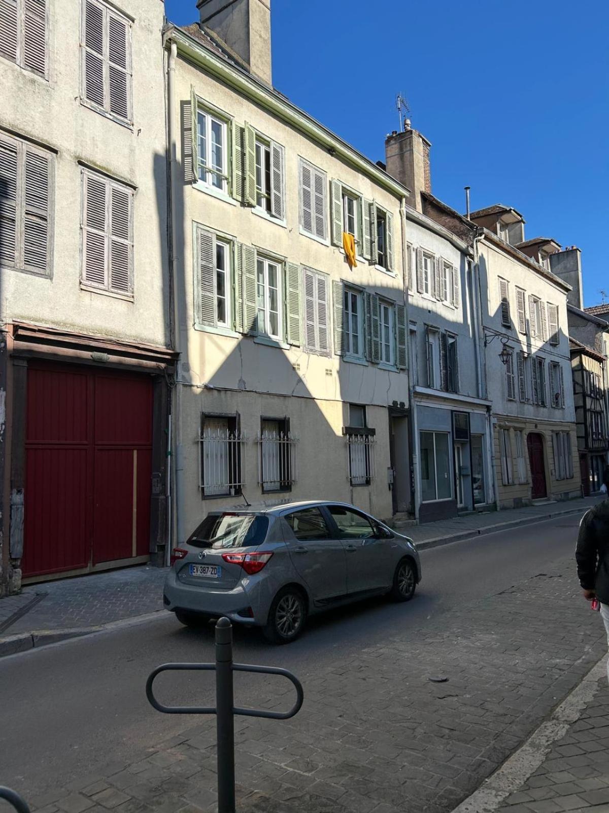 Le Jaillant - Wifi - Centre Ville Historique - Proche Gare Troyes Exteriör bild